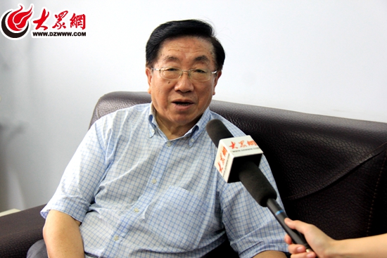 1陈宗懋院士接受日照大众网记者采访 1陈宗懋院士接受日照大众网记者采访
